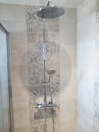 Pose de faïence par l'entreprise de Carrelage à Clisson Guichet Frères